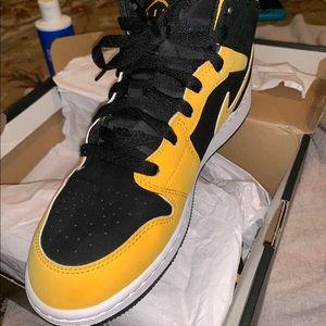 black yellow ones